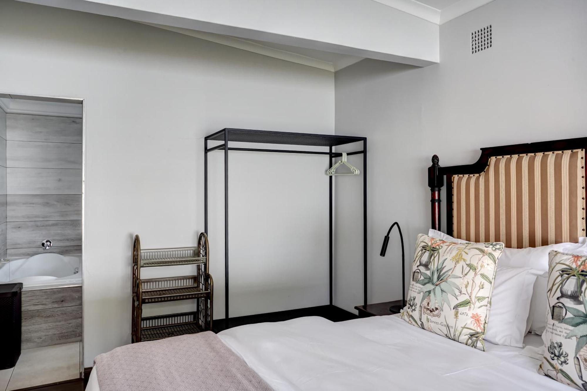 Beautiful Abalone Hotel Hermanus Bagian luar foto
