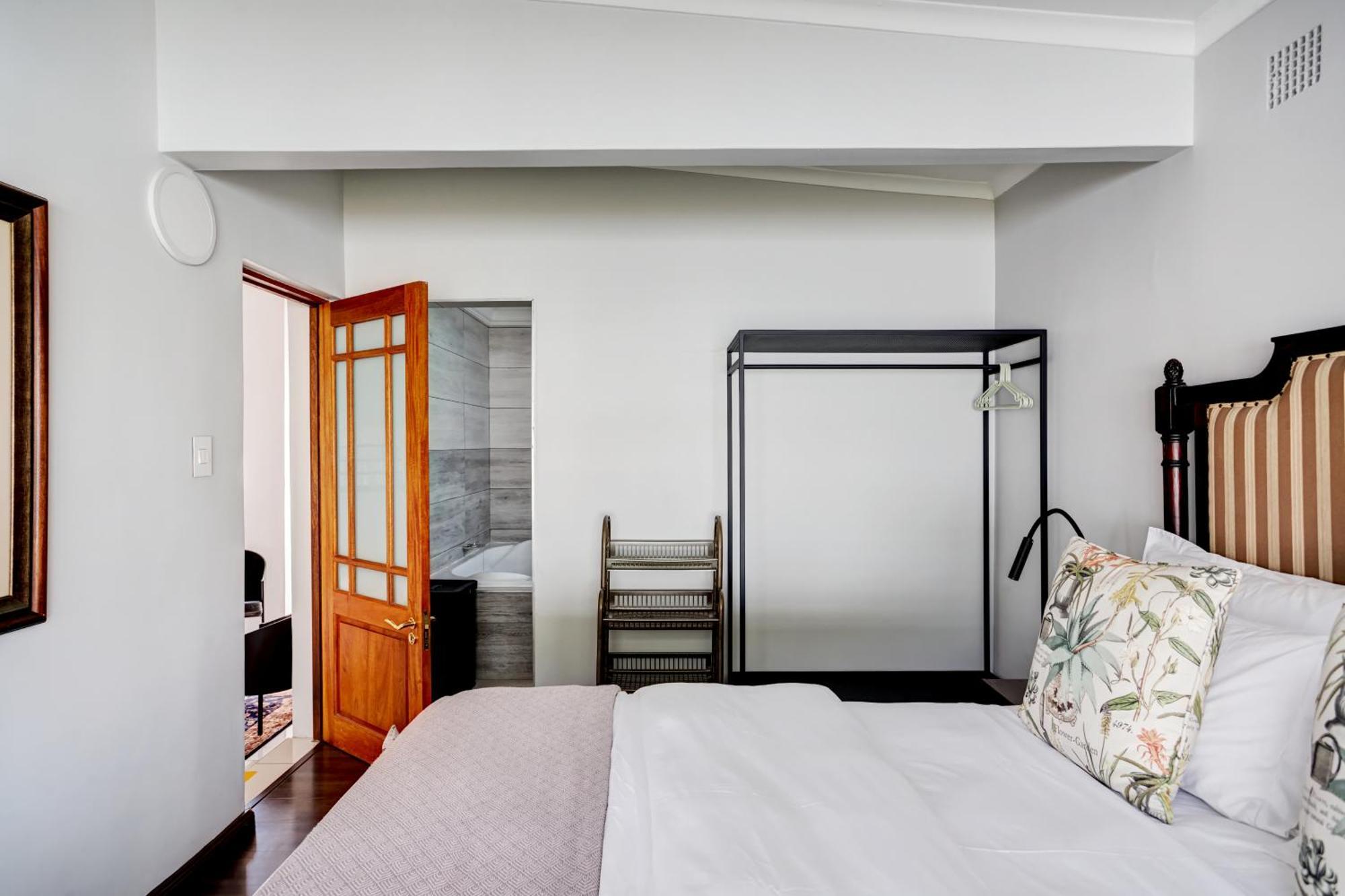 Beautiful Abalone Hotel Hermanus Bagian luar foto