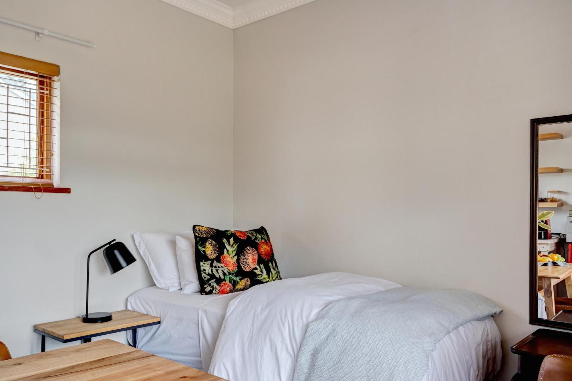Beautiful Abalone Hotel Hermanus Bagian luar foto