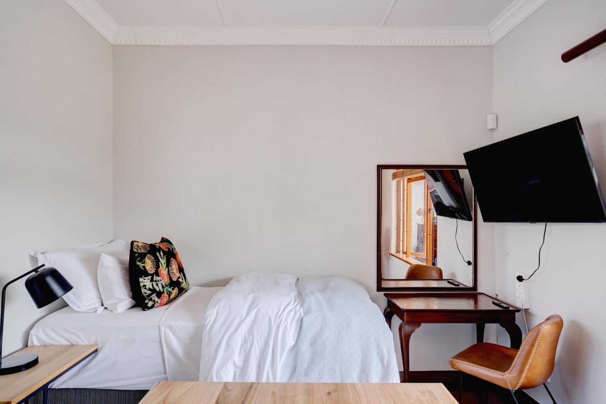 Beautiful Abalone Hotel Hermanus Bagian luar foto